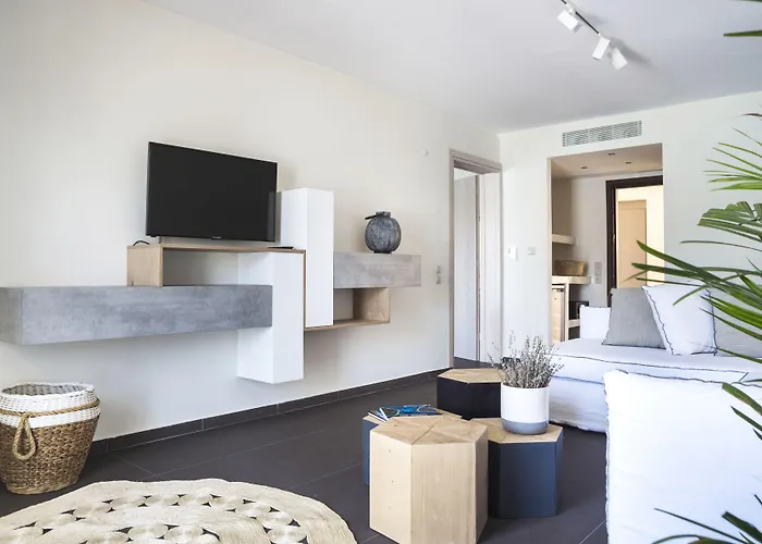 Apart-hotel Marina 4*