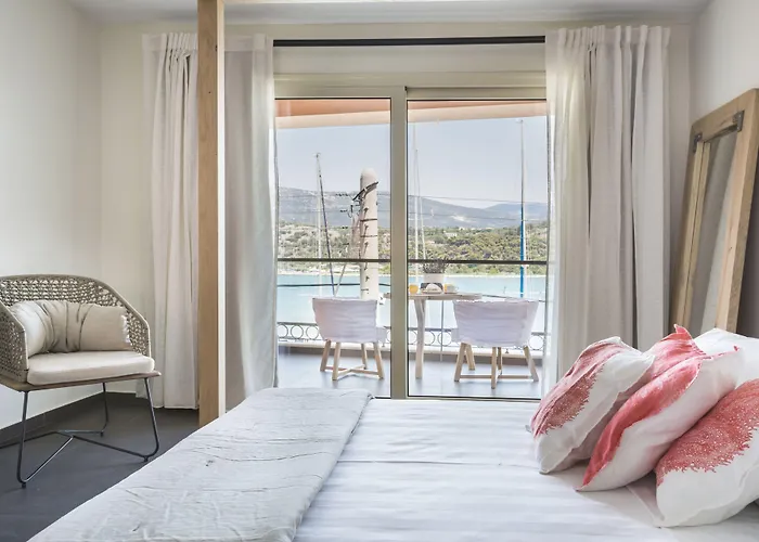 Marina Apartahotel