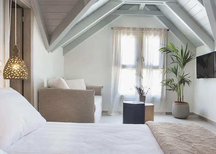 Marina Aparthotel 4*